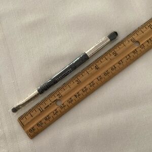 Laura mercier smudge/crease eyemake up brush. Never used.